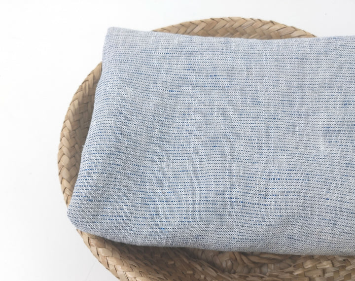 100% Linen Fabric – Softly Speckled Blue Weft on Crisp White 7573