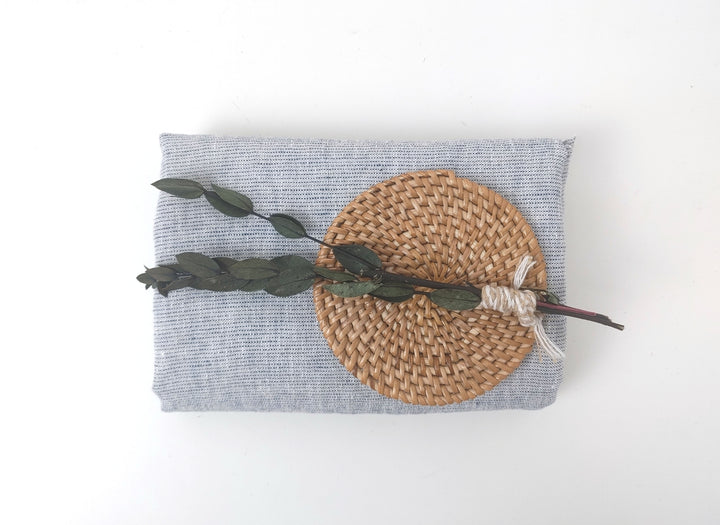 100% Linen Fabric – Softly Speckled Blue Weft on Crisp White 7573