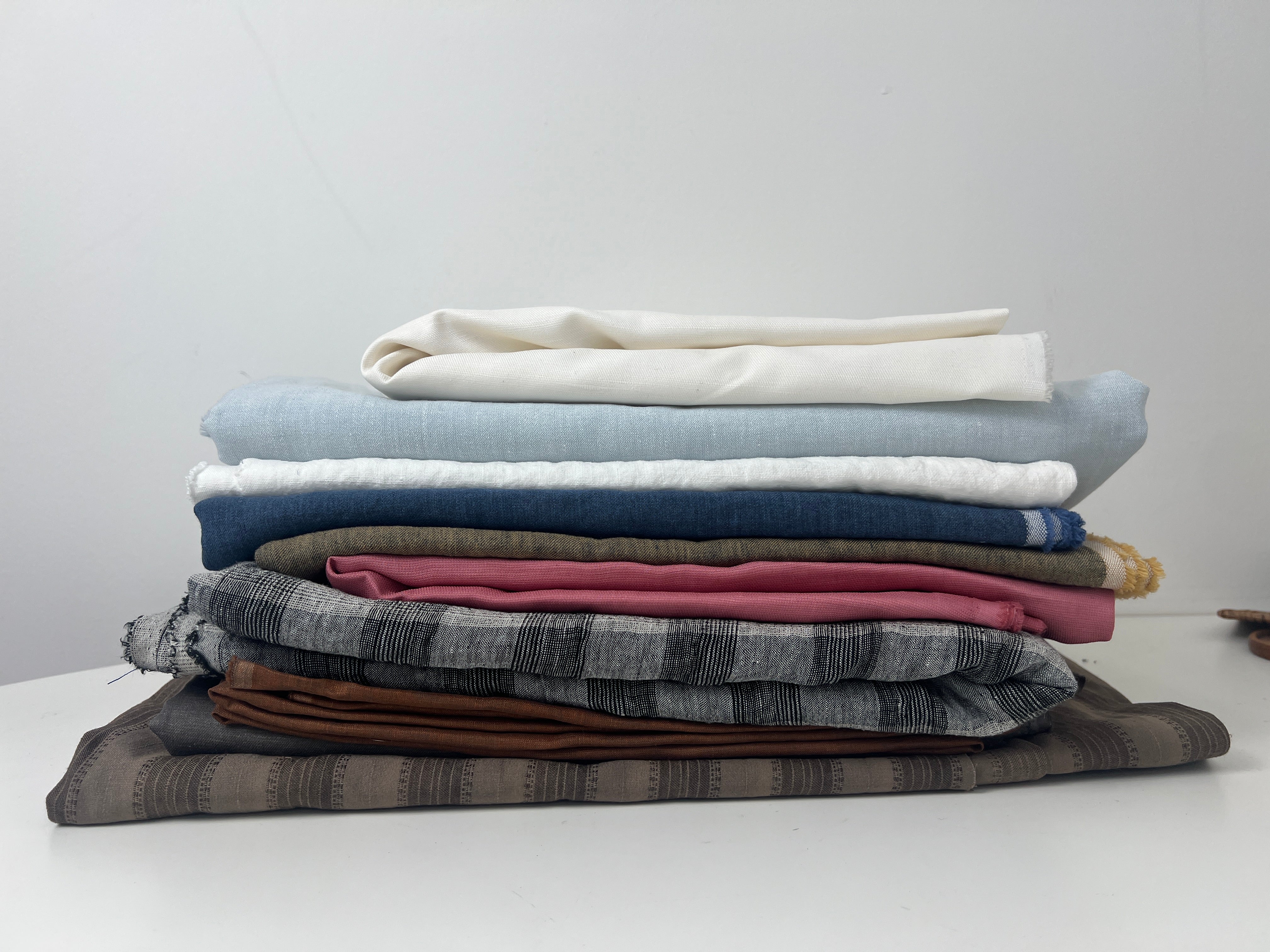 23.1y of Woven Fabric of Linen - Suprise Box No.54