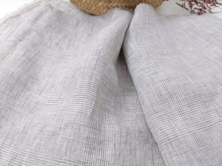 Grey Elegance: Lightweight 100% Linen Glen Plaid 6536 6508 - The Linen Lab - Gray(Light)