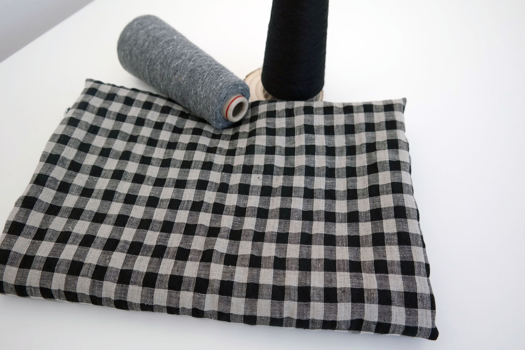 Linen Gingham Check Seersucker Stretch Fabric (6515) - The Linen Lab - Black and Natural