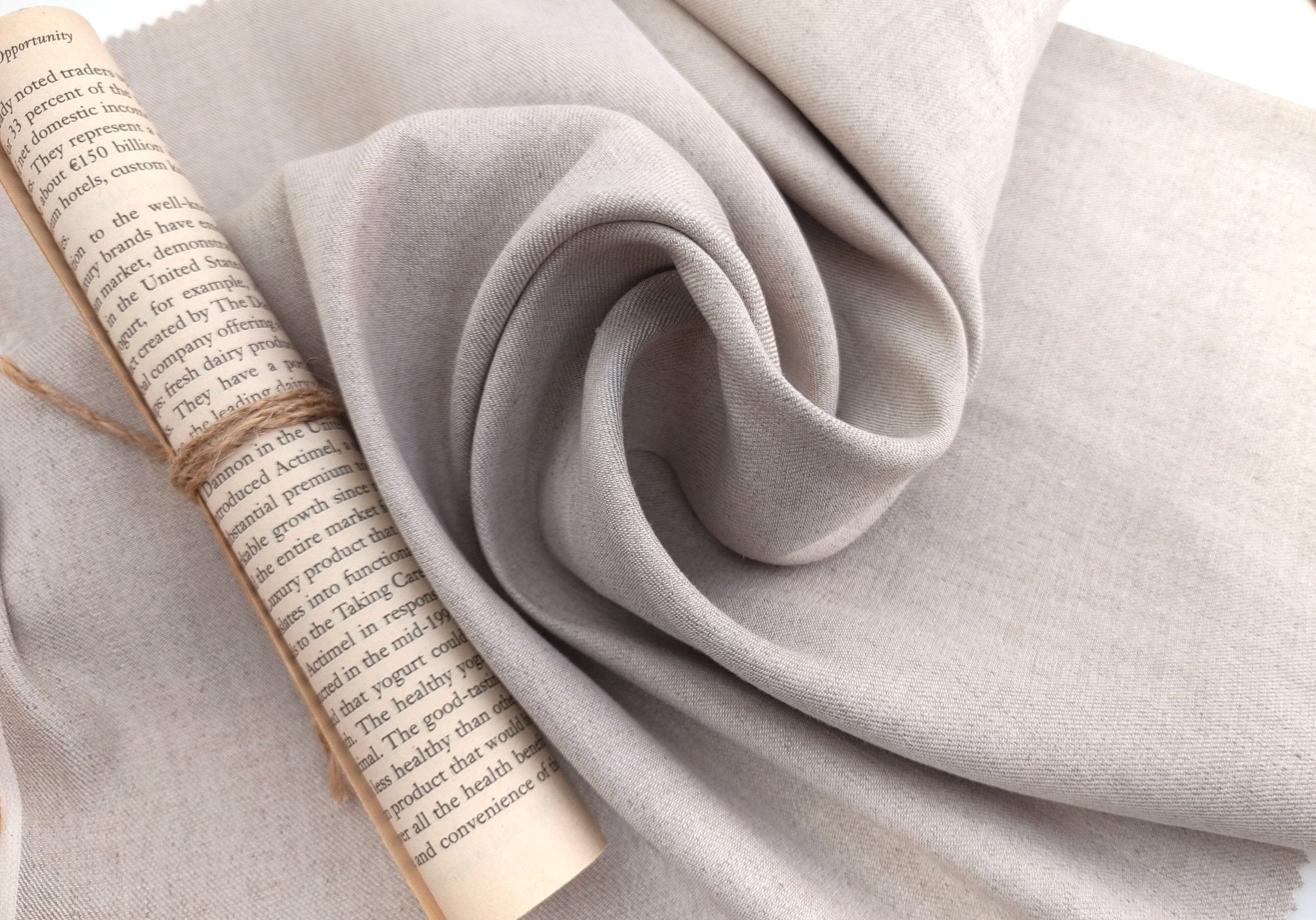 Simple Duo: Two-Tone Chambray Linen Twill Stretch Fabric 3201 4949 6504 - The Linen Lab - Brown